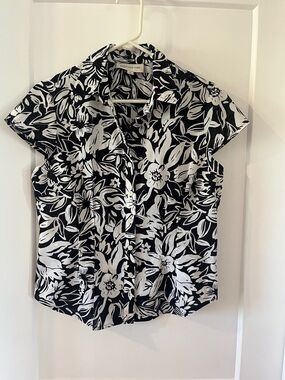 Jones New York Black and White Floral Shirt
